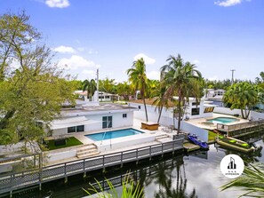 House | 5 bedrooms - Stylish Aventura Home With Pool on Intercostal (Ojus)