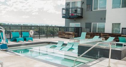 Tranquil Oasis Stylish Retreat Poolside - Ideal for a Serene Getaway