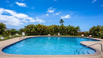 Outdoor pool, pool umbrellas, sun loungers