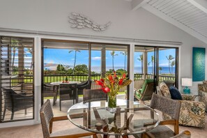 Living area - Luxurious Wailea Ocean Vistas (Kihei)