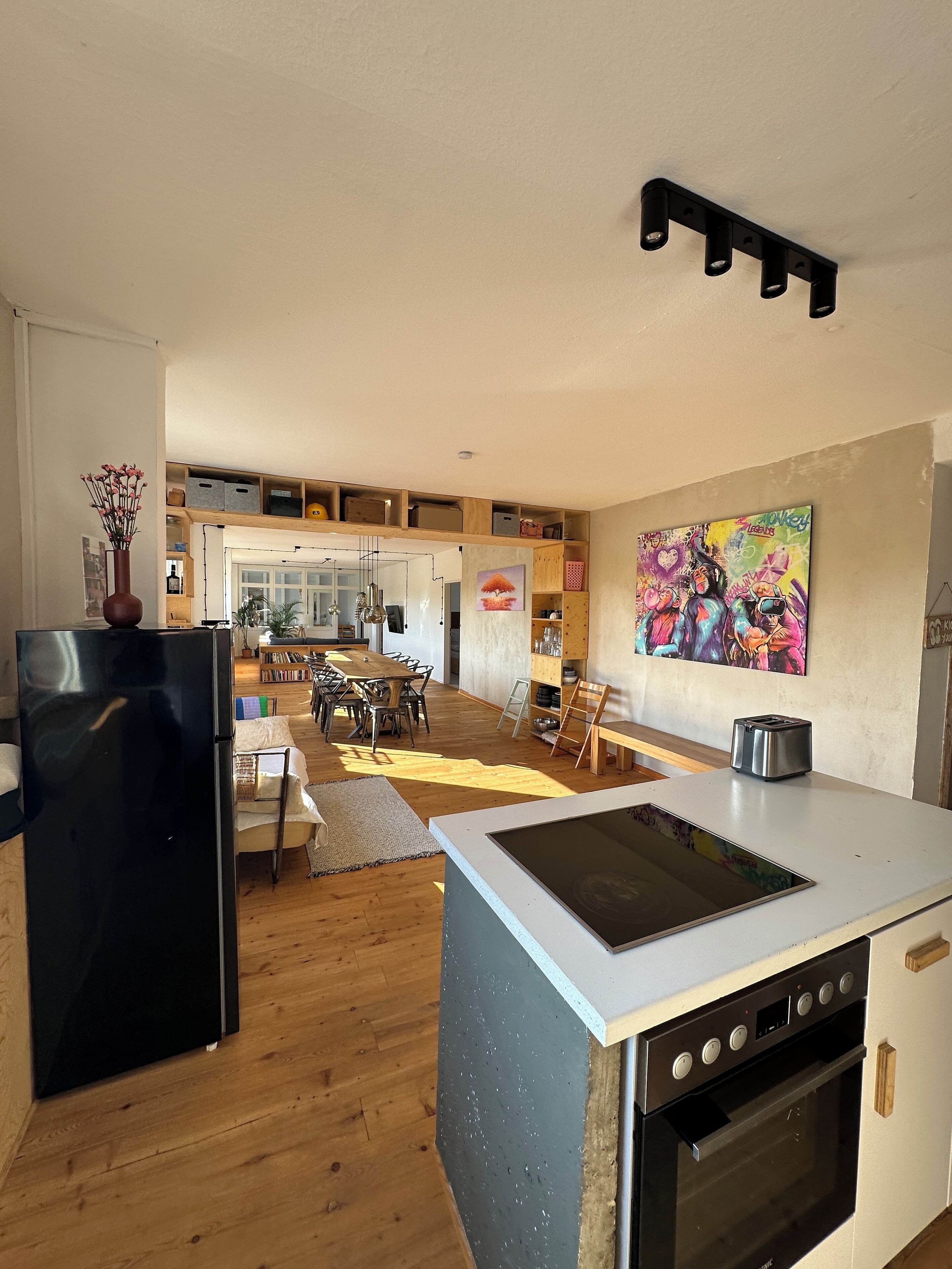 Fridge, oven, stovetop, dishwasher