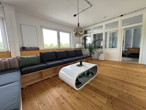 Smart TV - Cozy, bright film loft studio on 190 square meters (Hamburg)