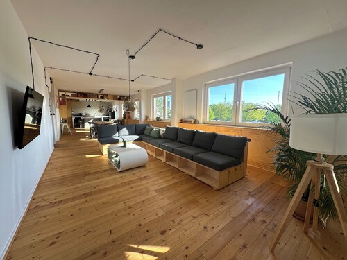 Gemütliches helles Film-Loft-Atelier auf 190 Quadratmeter