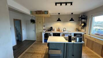 Kühlschrank, Ofen, Herdplatte, Geschirrspüler