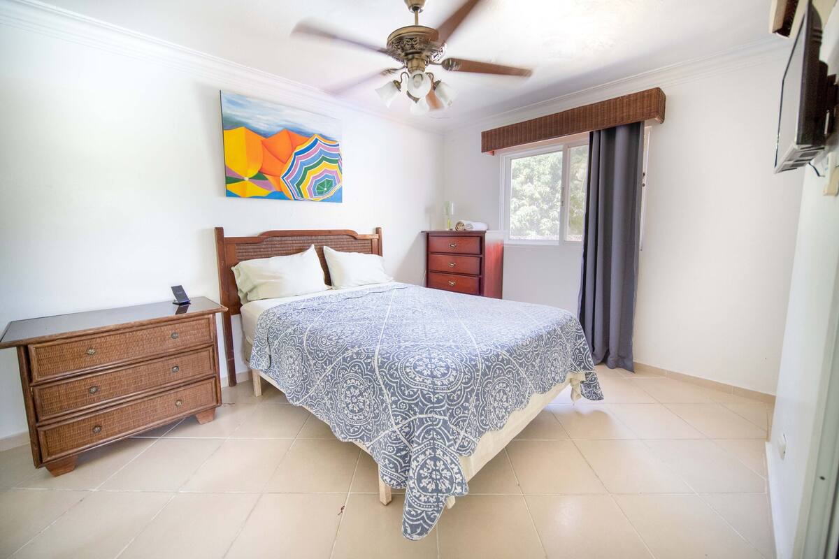 Appartement économique (APT 3) | 1 chambre, coffre-fort, accès au Wi-Fi (inclus), ameublement unique