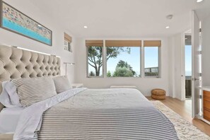 3 bedrooms, iron/ironing board, WiFi, bed sheets - Ocean View Moss Beach Retreat (Moss Beach)