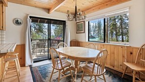 Dining - Cozy 3BDR - 1 Minute to the Beach! (Tahoe Vista)