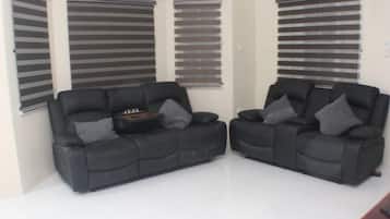 Suite Familiale, 2 chambres | Coin séjour
