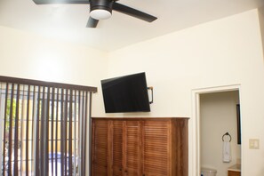 Studio 1 | View from room - The Vista Inn (Falmouth)