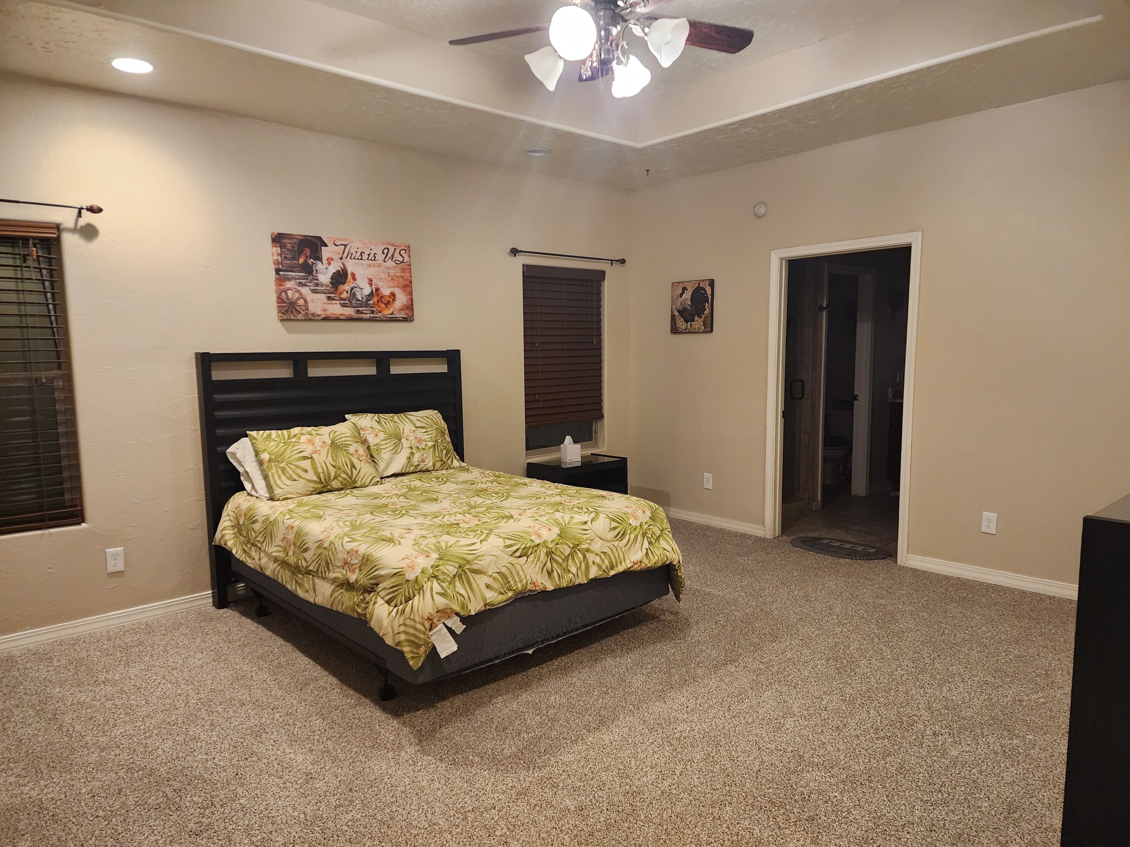 3 室のベッドルーム、デスク、アイロン / アイロン台、WiFi