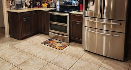 The Coop is a cozy pet friendly home in the heart of Roswell near hospitals