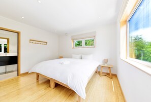Luxury Chalet, 3 Bedrooms, Kitchen, Mountain View