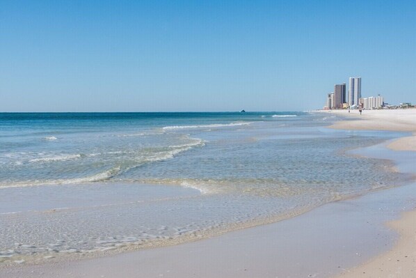 Beach nearby - Spring Break & Summer Beach House w/Game Room (Gulf Shores)