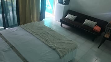 1 bedroom, desk, travel cot, free WiFi