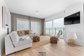 Televisión, oficina