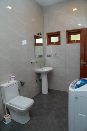 Handdukar, tvål och toalettpapper