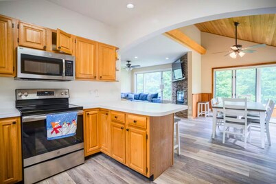 Stunning 3-Story Executive Suite | Smugglers' Notch