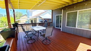 Outdoor dining - Spacious & Conveniently Located 4/2.5 House (Tigard)
