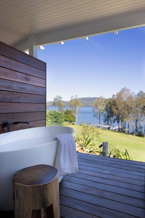Exterior - The Moorings Lakehouse (Coomba Bay)
