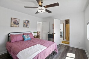 3 bedrooms, iron/ironing board, WiFi, bed sheets