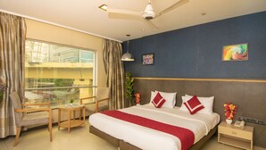 Deluxe Room | 1 bedroom, desk, WiFi (free), bed sheets - Octave Koregaon Park (Pune)