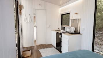 1 bedroom, bed sheets