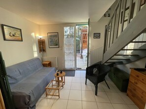 TV - Cozy 3-Room House with Access to Pools and Close to Beach, Sleeps 4 (Saint-Jean-de-Monts)