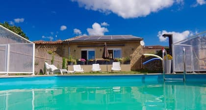 Propriété de Charme Rénovée sur 3000 m2 Avec vue Exceptionnel sur les Pyrénnées