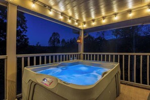 مغطس سبا خارجي