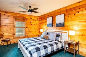 5 bedrooms, iron/ironing board, WiFi, bed sheets