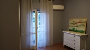 Interior - Cozy apartment by the sea  (Tropea)