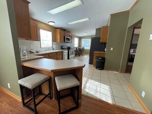 Fridge, microwave, oven, stovetop - The Rabbit Hole @ Spring Brook Resort (Wisconsin Dells)