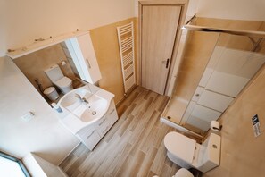 Hair dryer, bidet, towels, soap - Luxury Suite Apartment in Plaka Acropolis ~ Luisa (Athina)