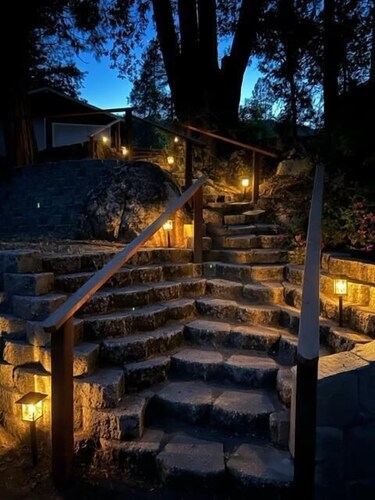 Yosemite Creekside Retreat with spa/games/EV Charger and more