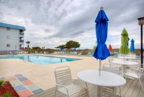 Pool - Breezy Palms on the Bay! Dolphins, Pool, SB&RC Beachfront Condos (Tybee Island)