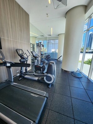 Fitness facility - 2 BRM Surfers Paradise H Resort (Surfers Paradise)