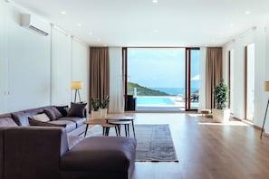 Deluxe Villa | Living area