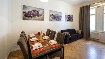 Deluxe Apartment | Living area