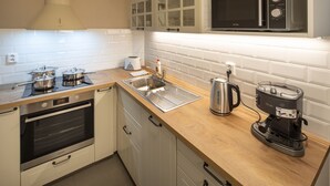 Ảnh chưa phân loại, 2 trong số 34 ảnh, nút