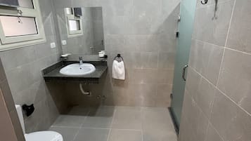Ducha, cabezal de ducha tipo lluvia, artículos de tocador gratuitos