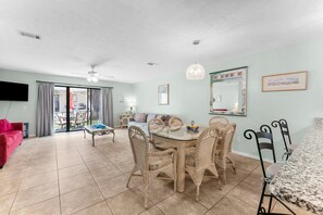 Smart TV - Go With The Flow! 11- Pools, Put-Put & Pickel Ball (Panama City Beach)
