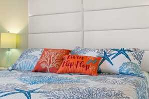 1 bedroom, free WiFi, bed sheets - Beach Please! Quiet West End - 2 full Bathrooms! (Panama City Beach)