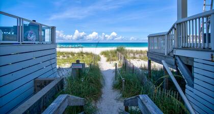 The Beach & The Bum! 2-Min Walk to Sandy Beach!