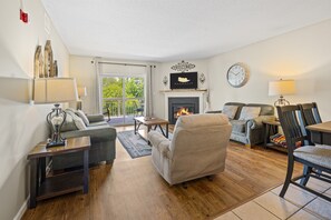 Smart-TV, Kamin, DVD-Player