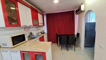 Fridge, microwave, stovetop, electric kettle