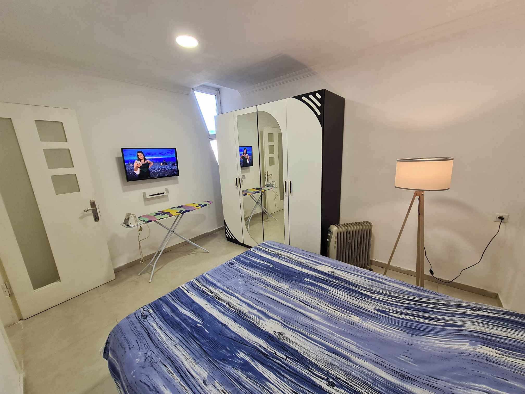 2 chambres, fer et planche à repasser, Wi-Fi gratuit, draps fournis