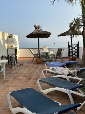 Terrace/patio - 1st beach line / vacation home with private beach access and 2nd terrace facing the sea (Marbella)