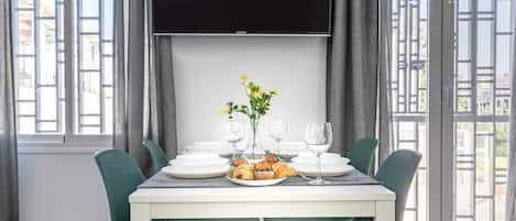 Basic Loft | Living area