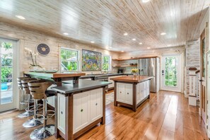 Fridge, microwave, oven, stovetop - JEWEL BOX COTTAGES ~ Lush Compound with 2 Renovated Homes w/ Private Pools! (Key West)