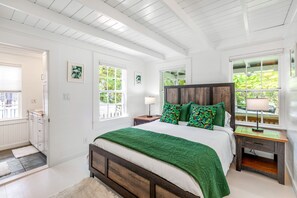 3 bedrooms, iron/ironing board, free WiFi, bed sheets - PEARL COTTAGE ~ 3 Bedroom, 3.5 Bathroom Home with Pool! (Key West)